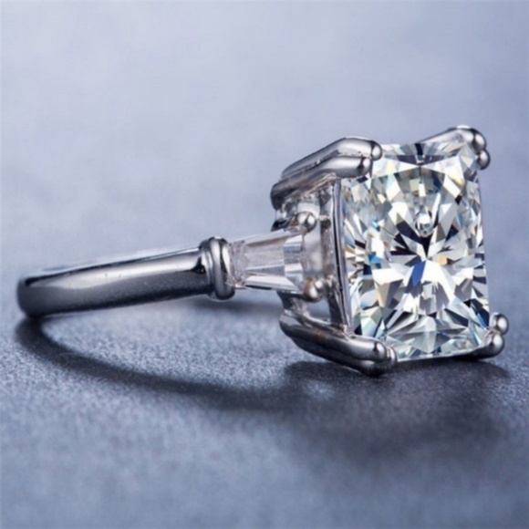 New 925 Silver Ring Princess Cut White Sapphire - Picture 2 of 3